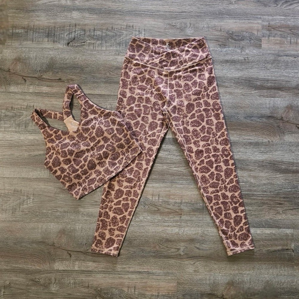 Kyodan Giraffe 🦒 Print‎ Workout Sports Bra & Leggings Set - Picture 2 of 10